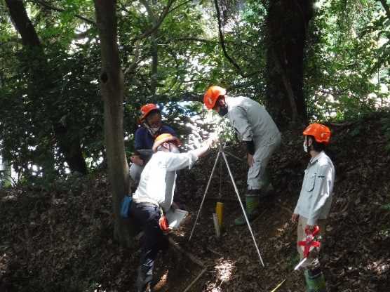 急傾斜で苦戦中