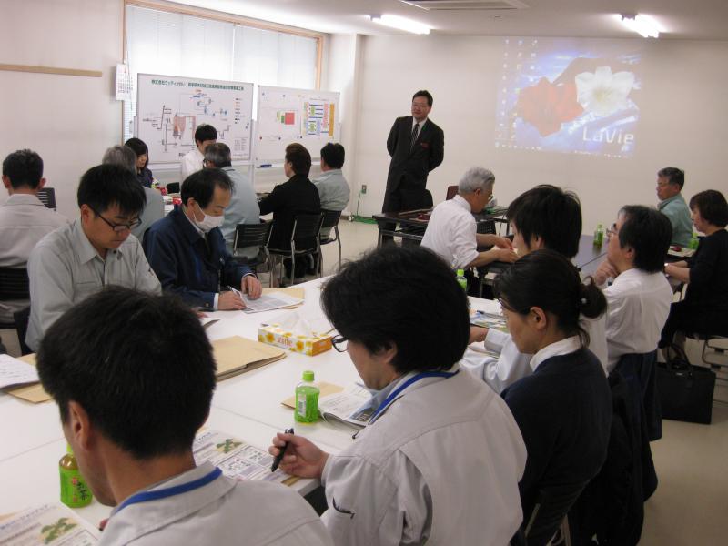 講演する久慈技術主幹