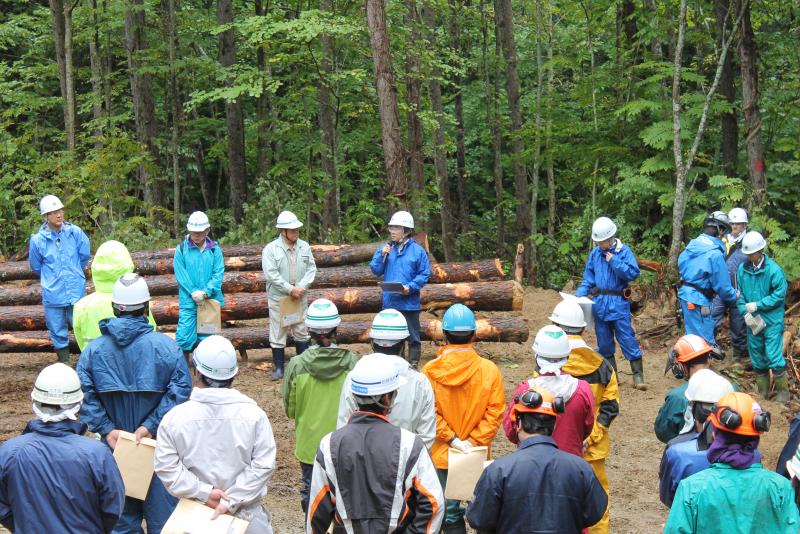 挨拶をする小西署長