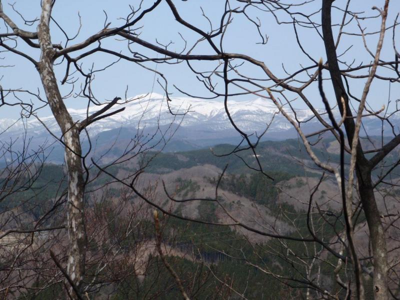 自鏡山から望む栗駒山