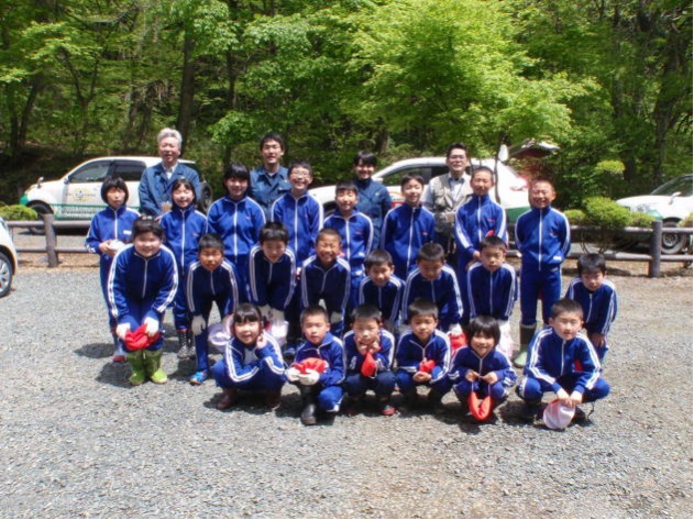 笑顔で記念写真