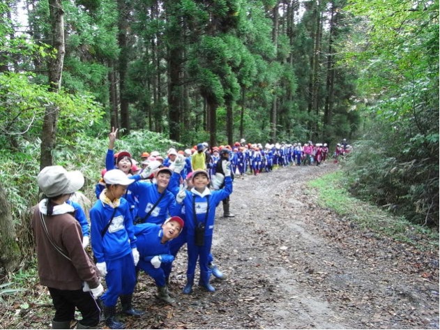 地域の4小学校が参加