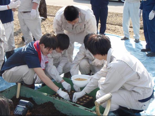 五農高生とコンテナ苗について情報交換