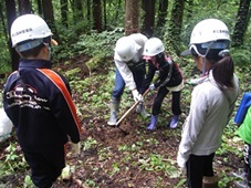 小学生植樹体験