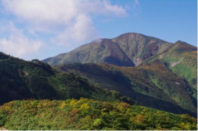 朝日山地の主峰 大朝日岳