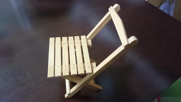 檜と竹を使用して組み立てた「折り畳み椅子」5