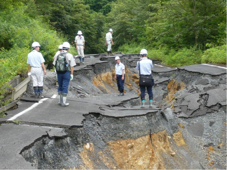 被災箇所での見地検討会実施状況