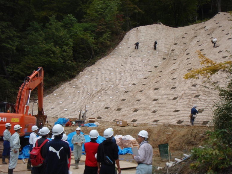 治山工事（山腹工）現場