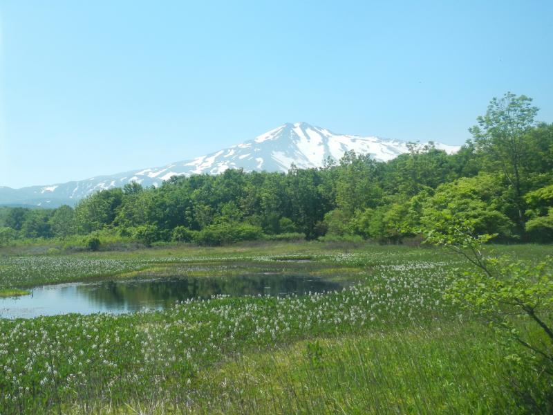 鳥海山と鳥ノ海（鳥海湖）