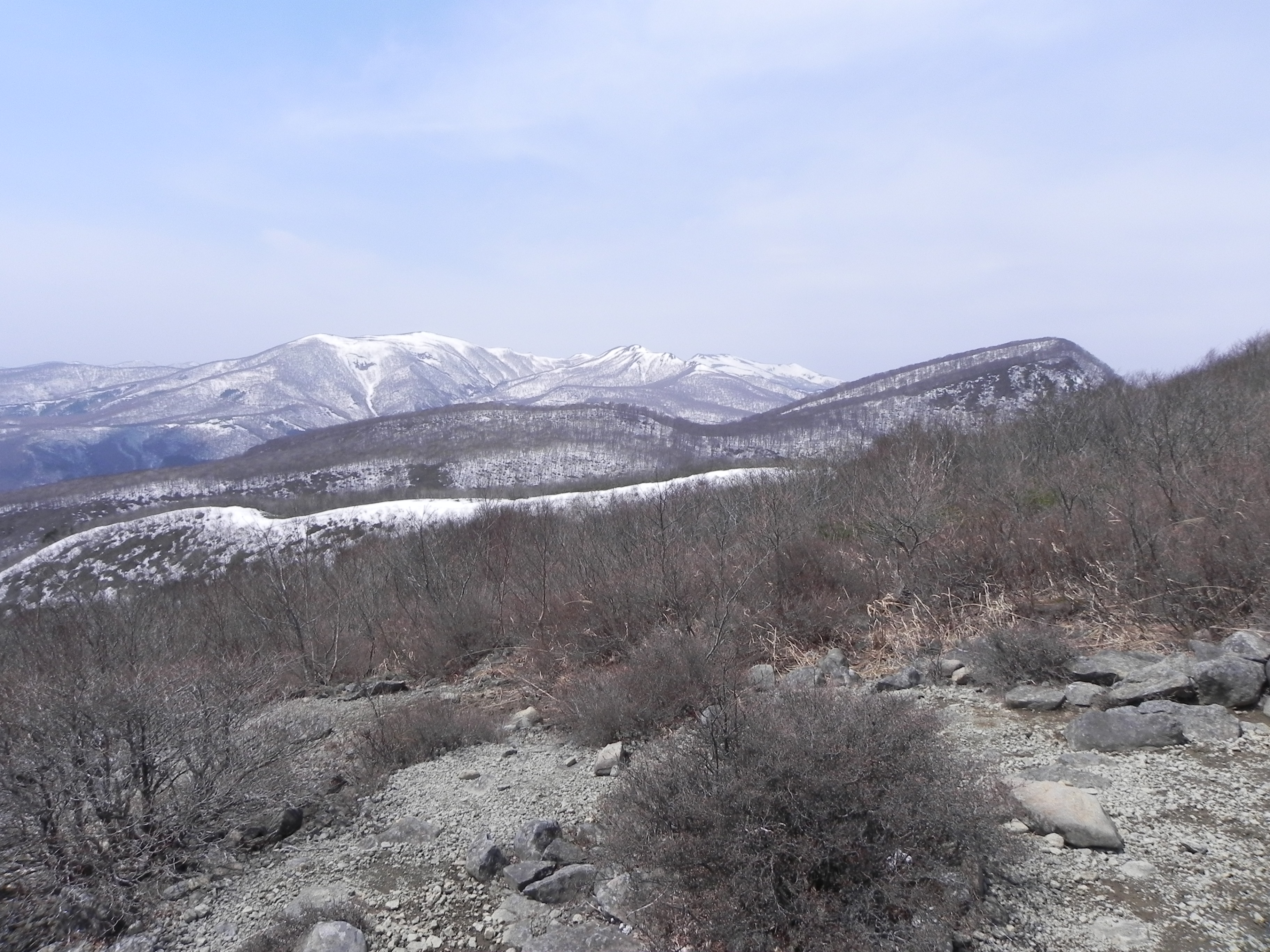 泉ヶ岳から船形山を遠望