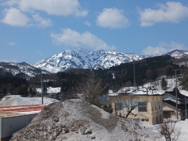 湯ノ沢岳250401