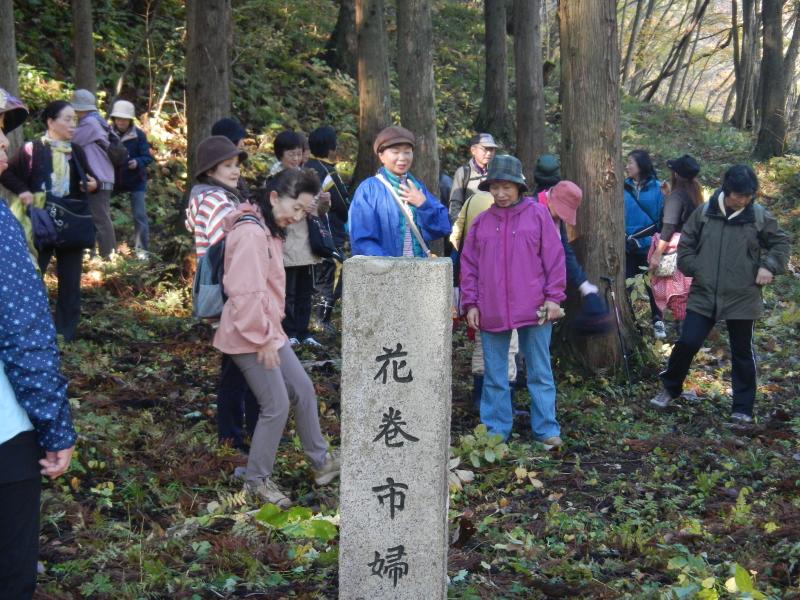 記念碑近くを視察。