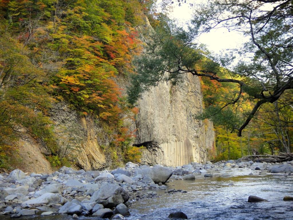 玄武洞と紅葉