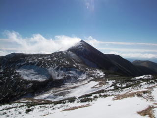 中岳中腹から大朝日岳