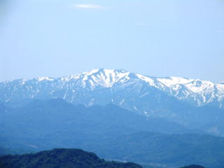 徳網山から飯豊山