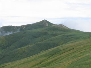 御西小屋付近から飯豊山