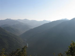 徳網山山頂から朝日連峰