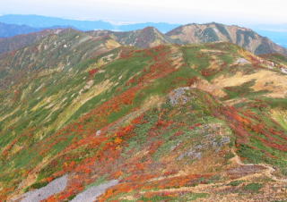 地神北峰から朳差岳方向