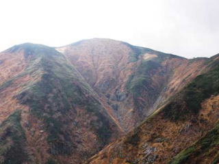 銀玉水付近から大朝日岳