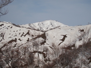 滝切合付近から飯豊山