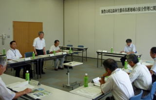 会議の様子（署長あいさつ）