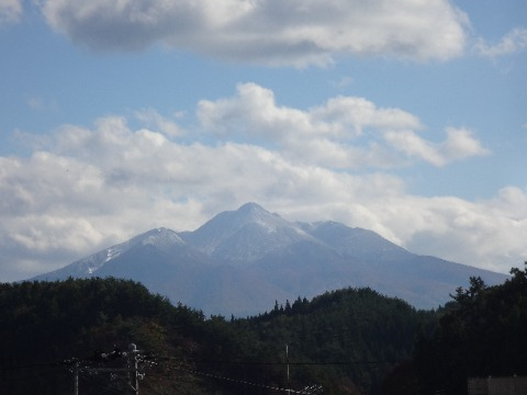 センター屋上からの岩木山（令和7年10月24日撮影））