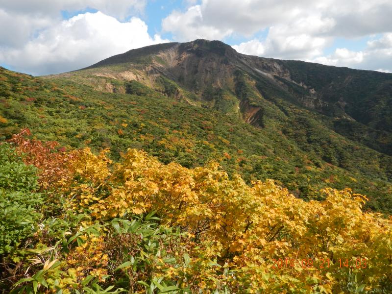 祓川コースより熊野岳を望む