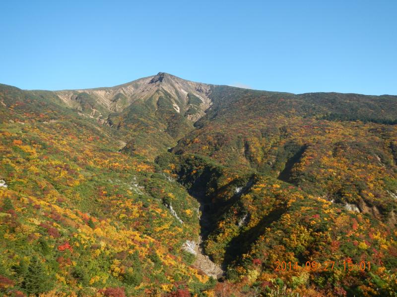 熊野岳を望む